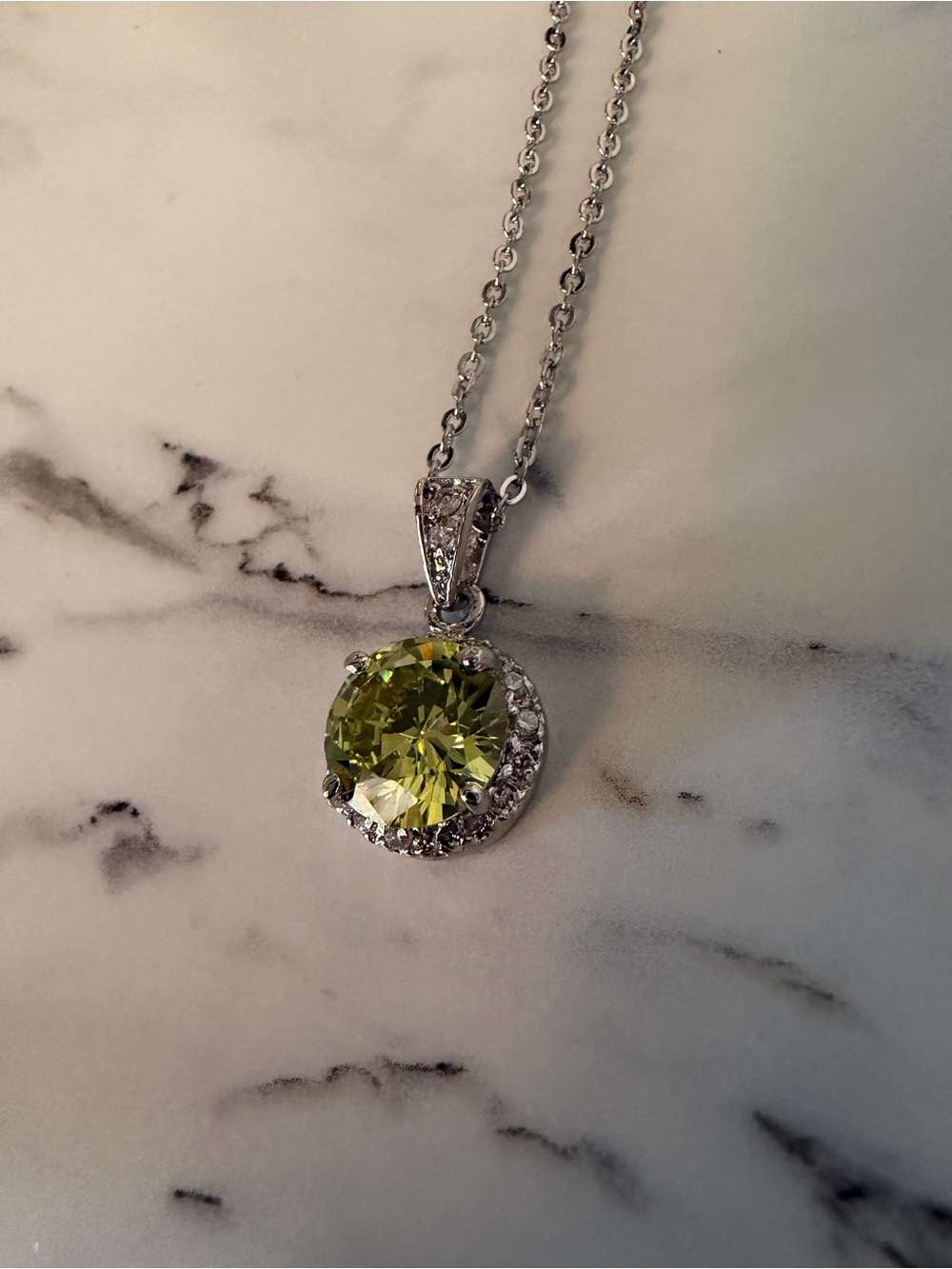 Yellow Green Glass Crystal Halo Pendant Necklace QVC Silver Tone - Picture 8 of 10